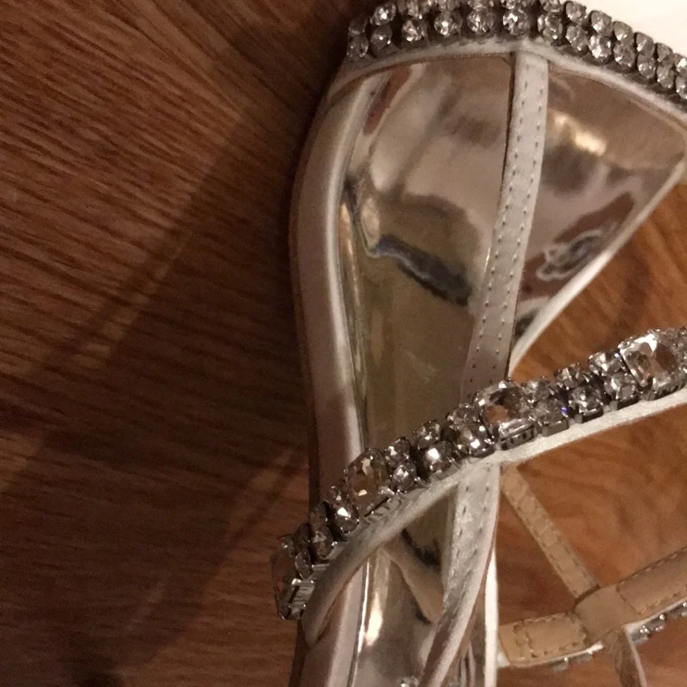 Badgley Mischka very elegant
